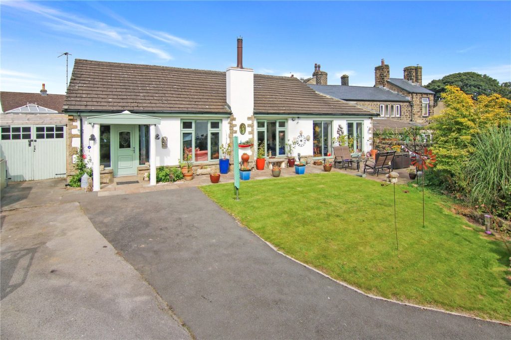 Calton Road, Long Lee, BD21 4UR