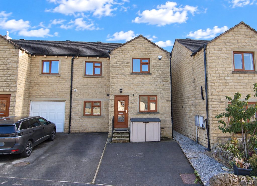 Sycamore Grove, Eastburn, BD20 7SW
