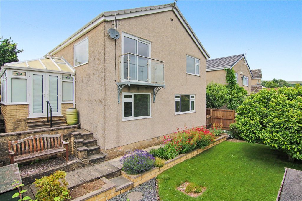 Aire Valley Drive, Bradley, BD20 9EY