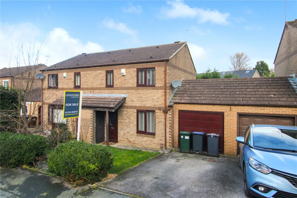 Sycamore Grove, Eastburn, BD20 7SW