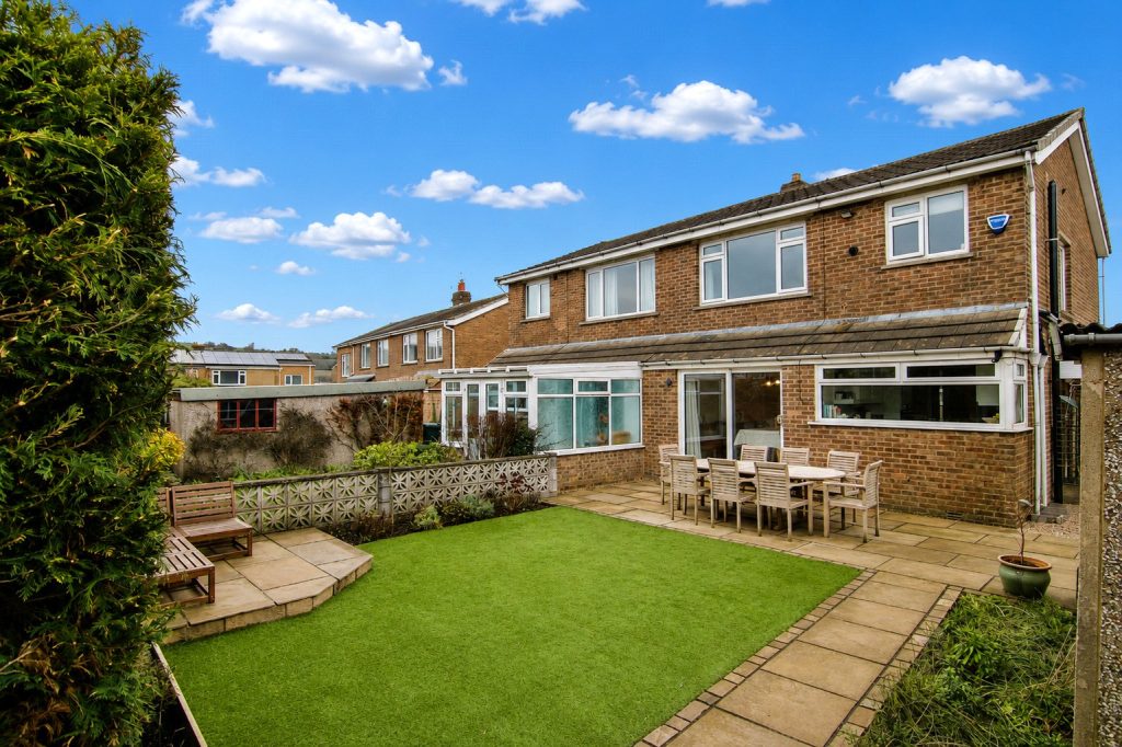 Winston Avenue, Cross Hills, BD20 7DE