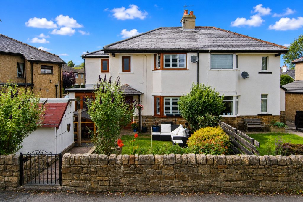 Bridge End, Glusburn, BD20 8QX